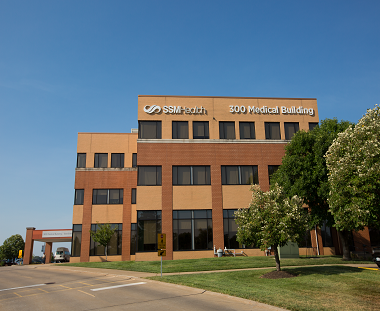 exterior of 300 Medical Building in Lake Saint Louis, MO